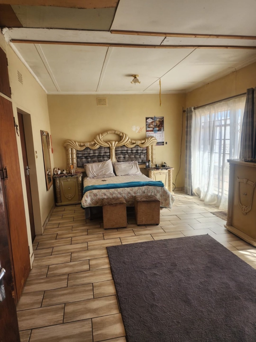 5 Bedroom Property for Sale in Meiringspark North West